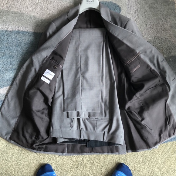 Armani suit - Picture 2 of 7